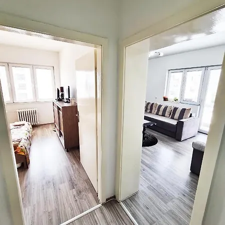 Calla: Modern In Center With Secure Parking Apartment Skopje