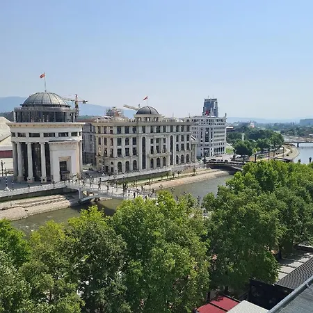 Calla: Modern In Center With Secure Parking Skopje