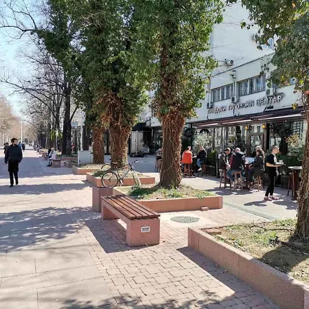 Calla: Modern In Center With Secure Parking Apartment Skopje