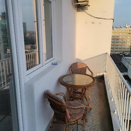 Calla 1 - Modern & Cozy Main Square In The Shopping Center - Parking Slot With Parking Security