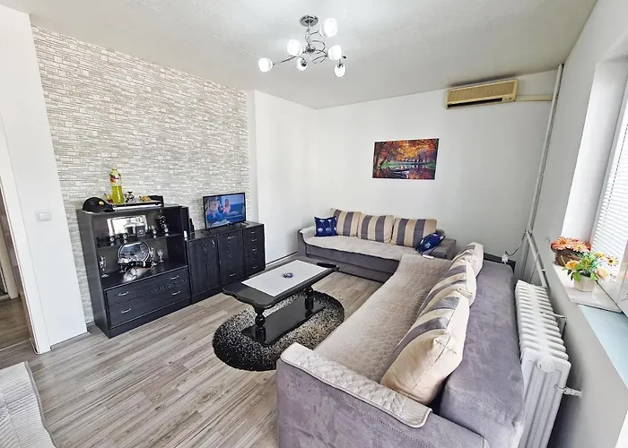 Calla 1 - Modern & Cozy Main Square In The Shopping Center - Parking Slot With Parking Security Апартаменти *