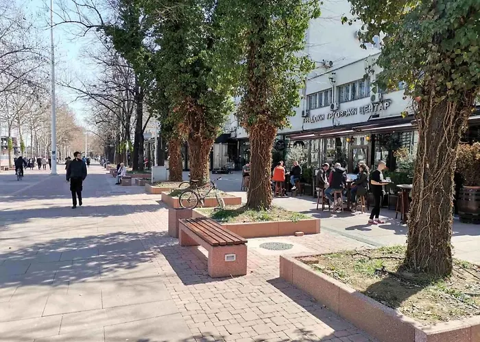 Calla 1 - Modern & Cozy Main Square In The Shopping Center - Parking Slot With Parking Security Апартаменти Скоп'є