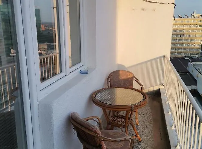 Calla: Modern In Center With Secure Parking