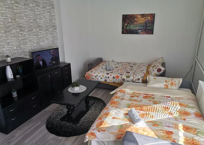 Апартаменти Calla 1 - Modern & Cozy Main Square In The Shopping Center - Parking Slot With Parking Security Скоп'є